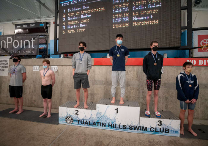3.boys_200free-3